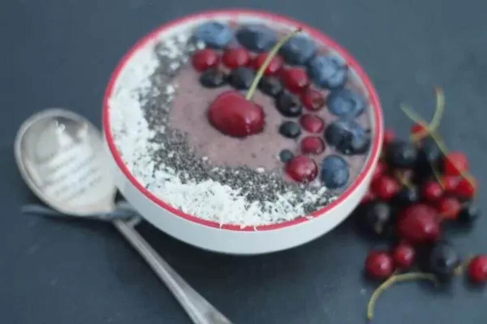Summer Berry Smoothie Bowl